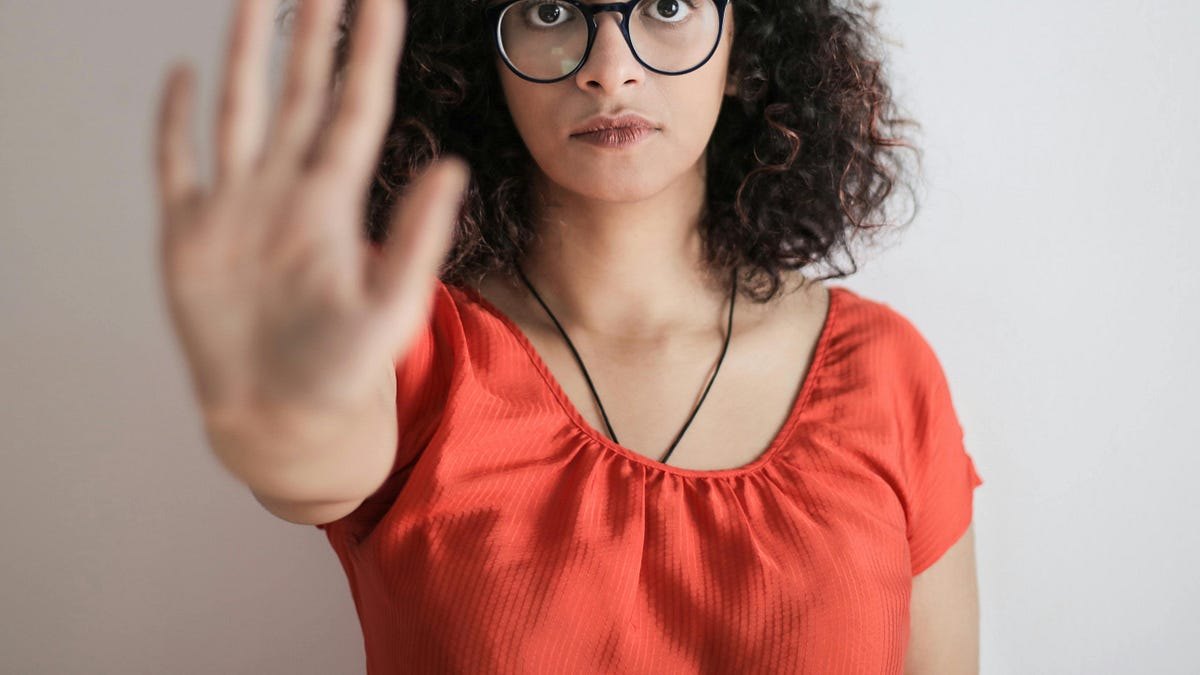 Imagem de capa sobre voce nao precisa de mais conteudo precisa de filtro e psicoterapia online com Julio Furlaneto